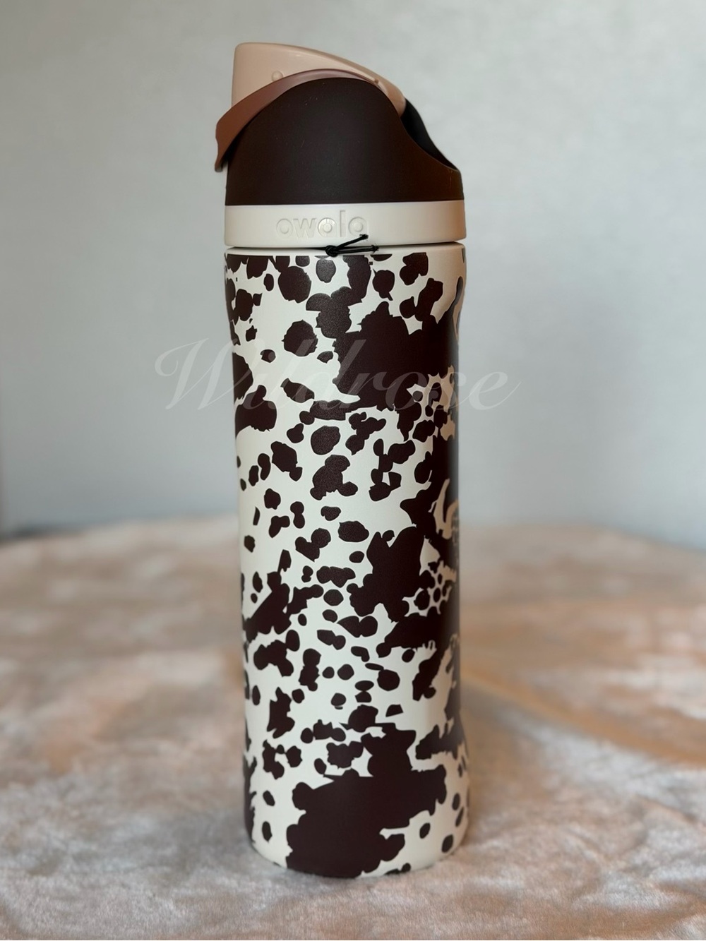 Owala COW PRINT COWGIRL CORE BROWN WHITE 24oz Freesip NWT - Picture 2 of 4